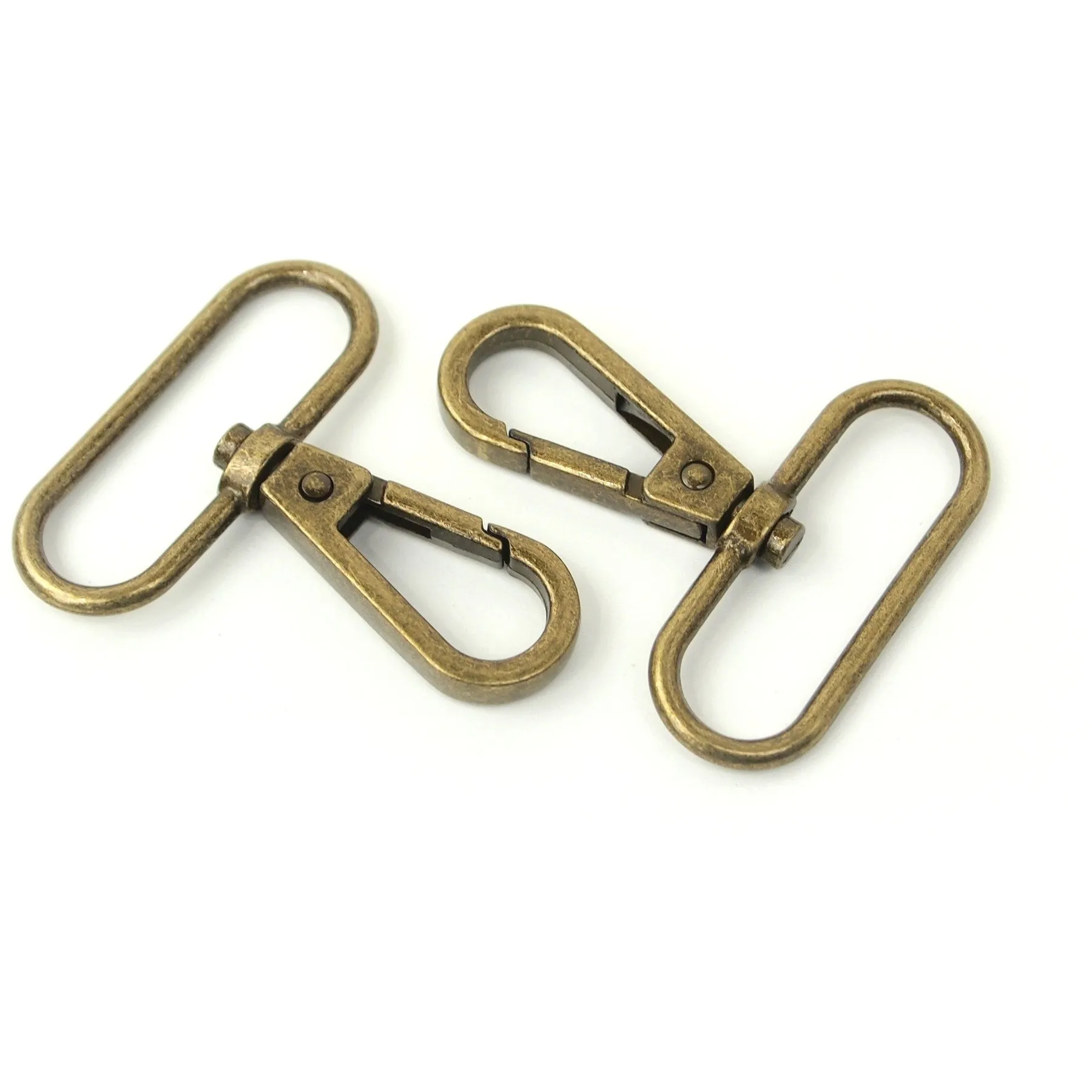 1 1/2" Swivel Hook from Sallie Tomato