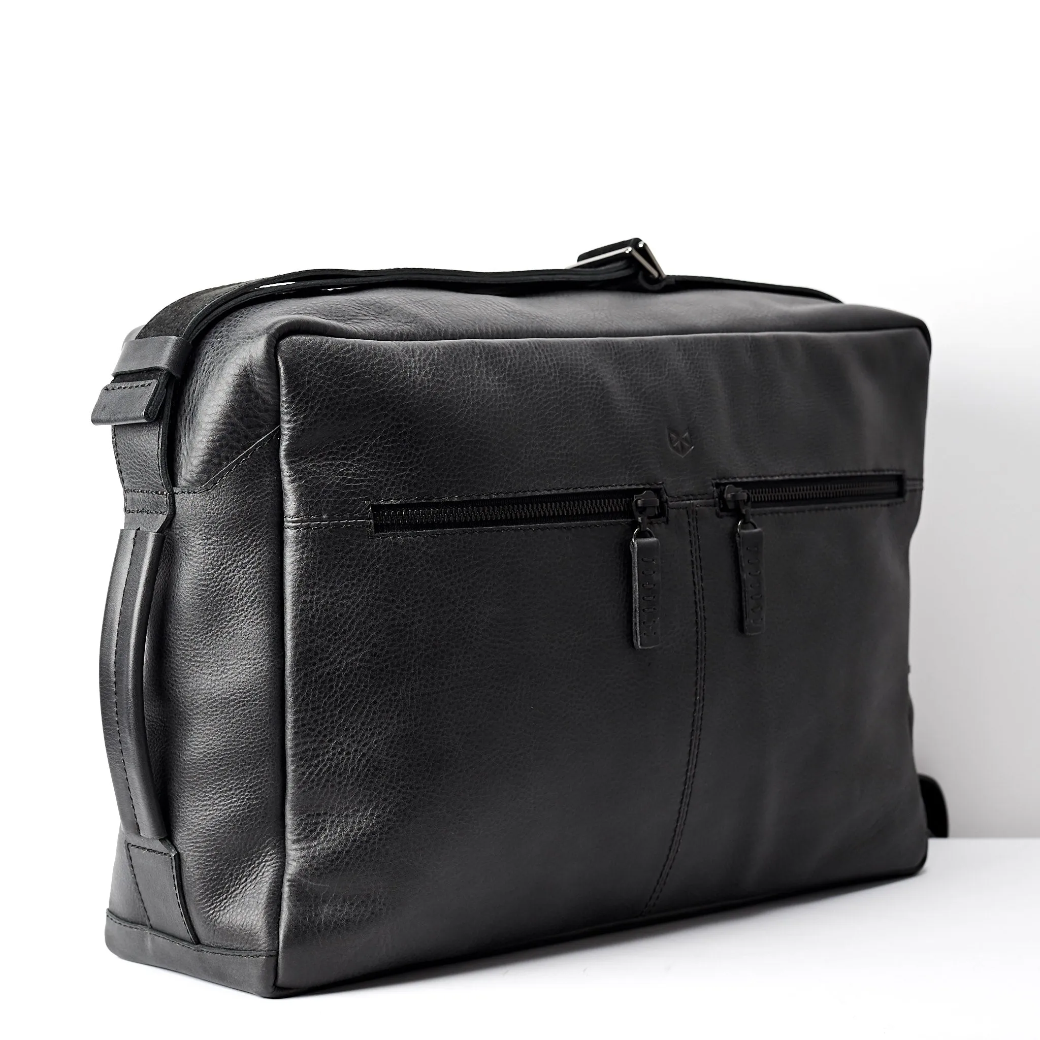 Addox Messenger Bag · Black