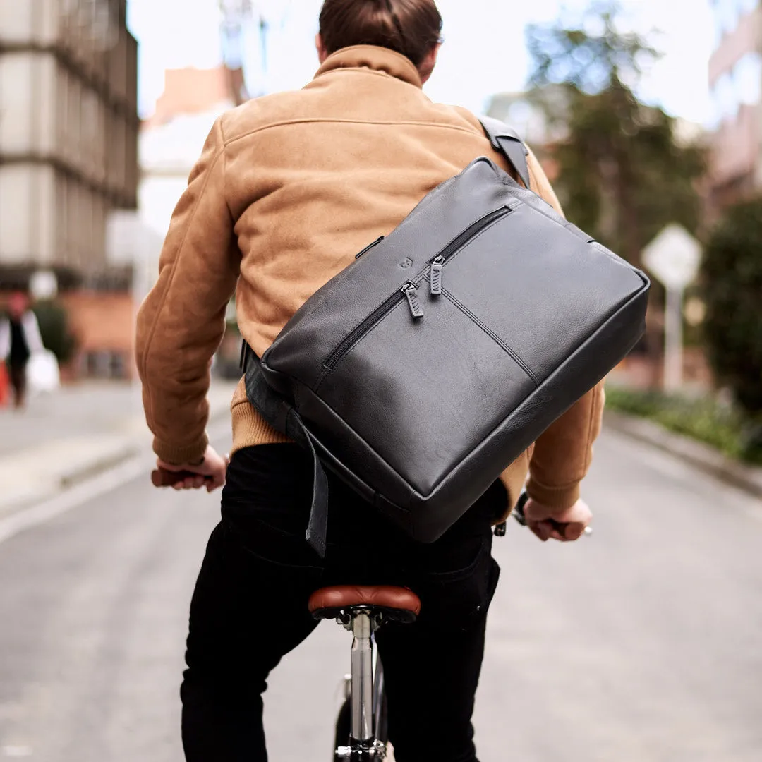 Addox Messenger Bag · Black