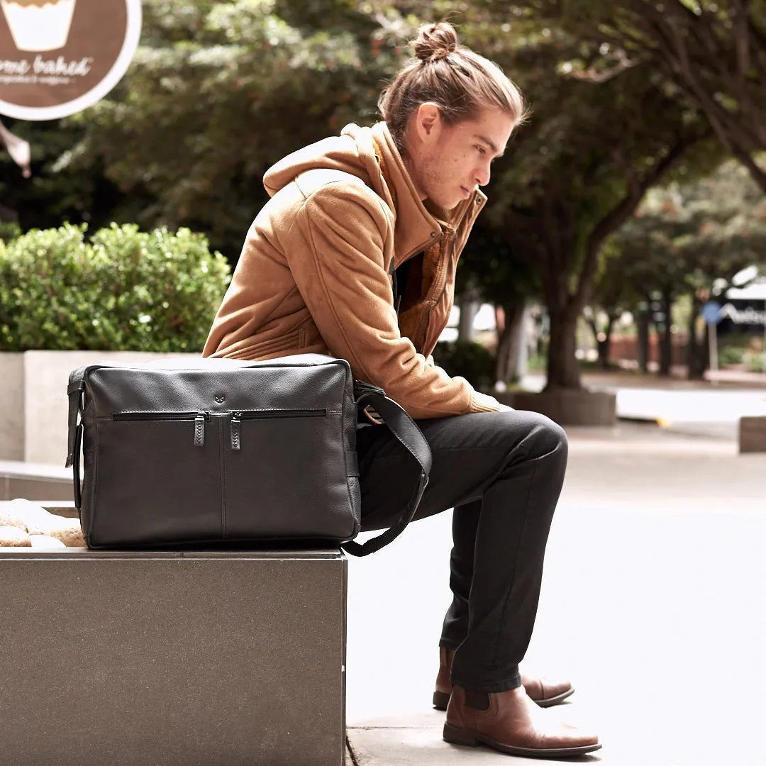 Addox Messenger Bag · Black