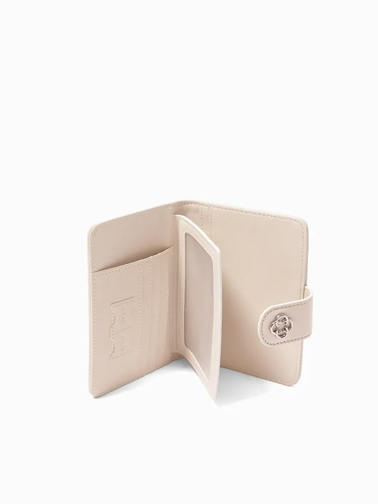 Aiah Passport Holder