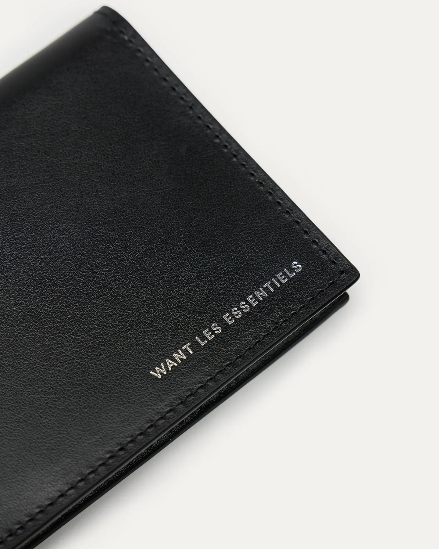 Arch Smooth Leather Passport Cover