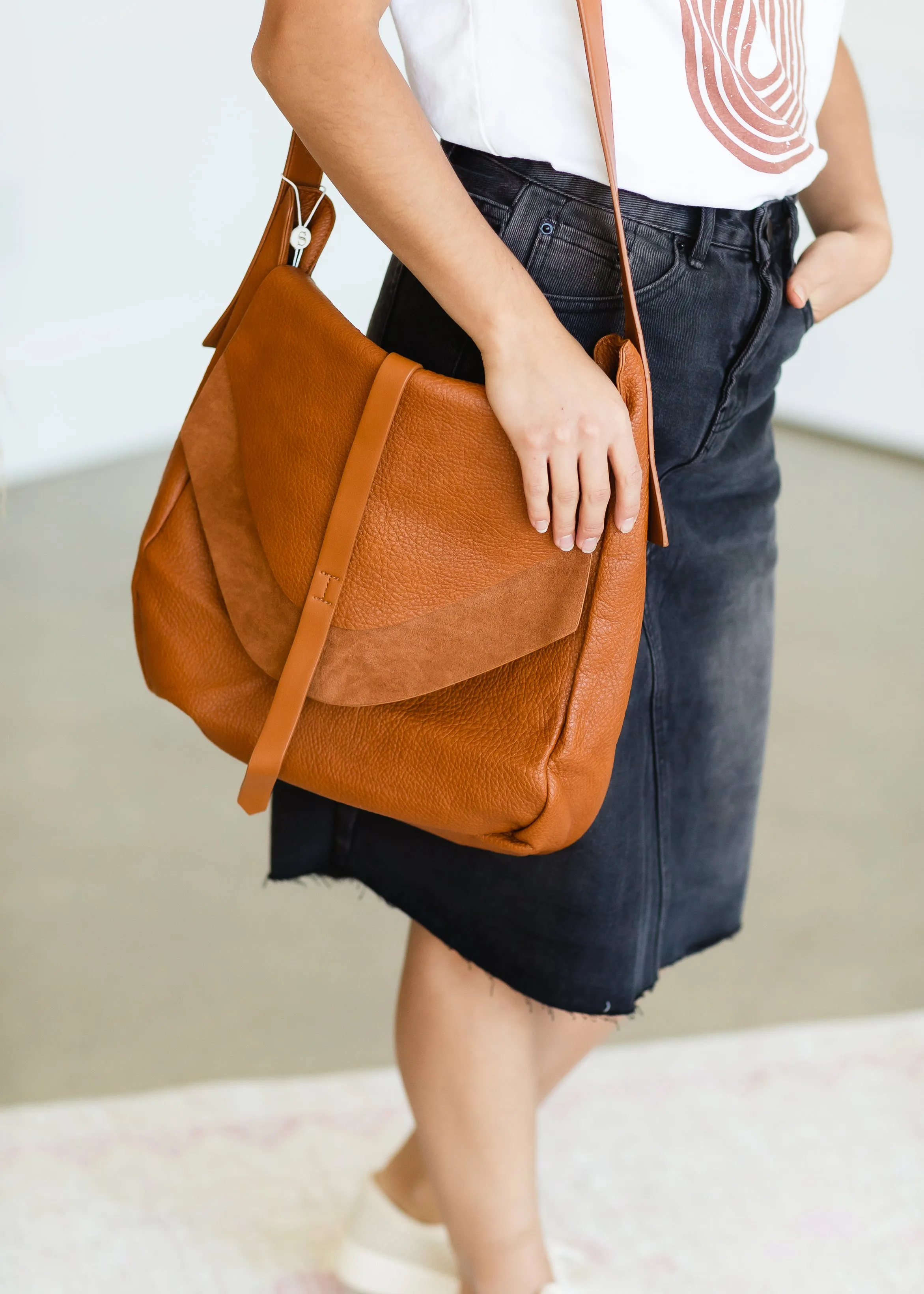 Cognac Messenger Saddle Bag