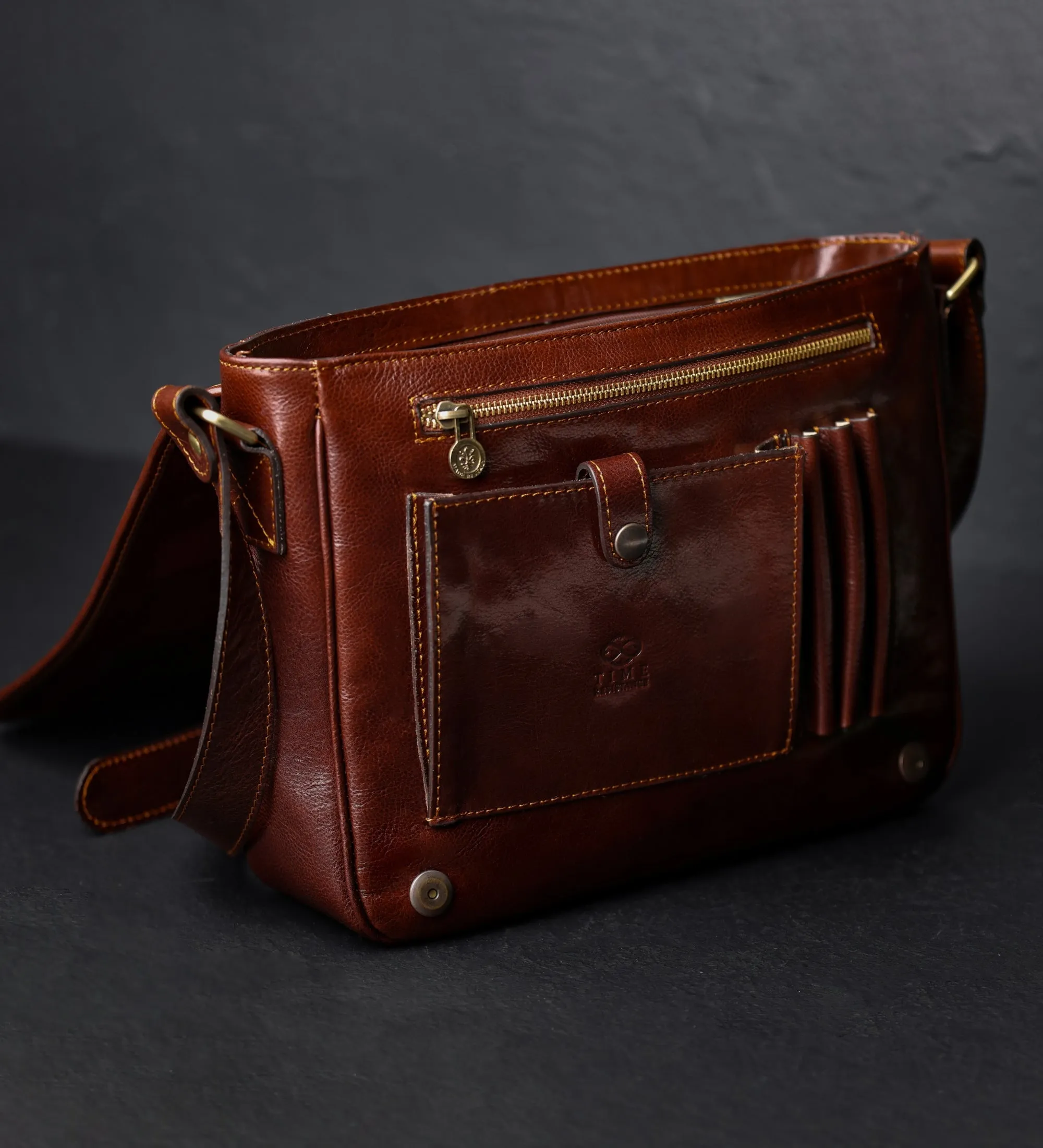 Full Grain Italian Leather Messenger Bag – The Stranger