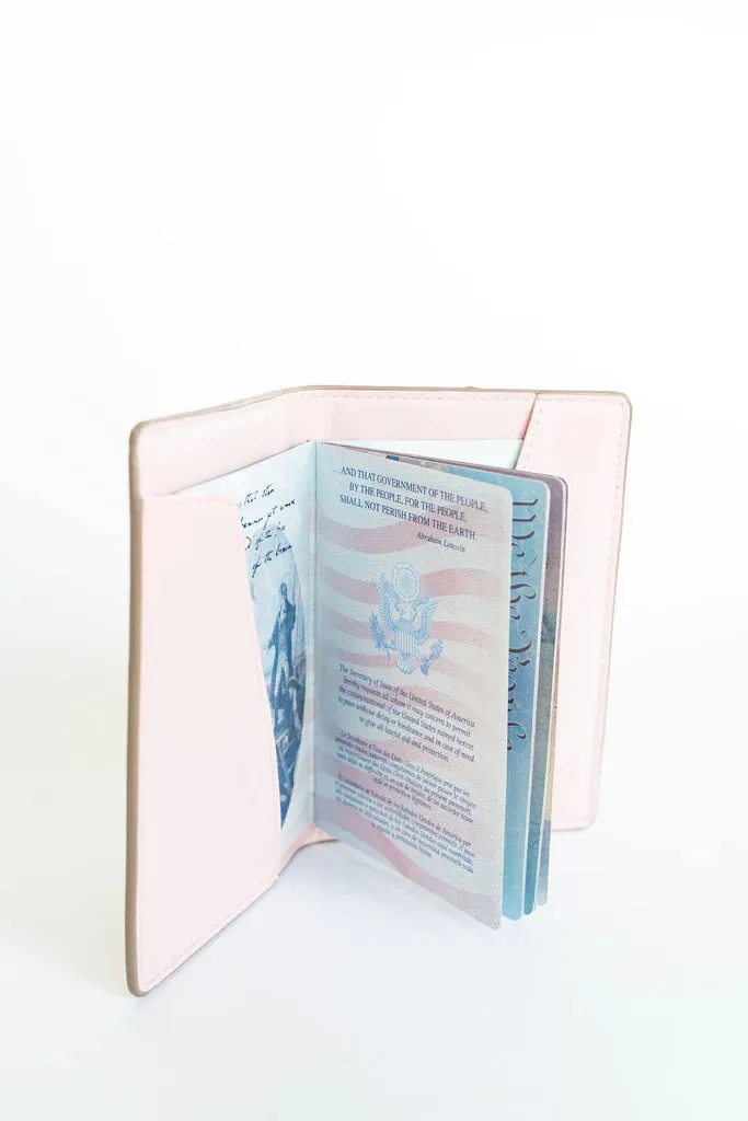 Hollis | Passport Holder in Blush