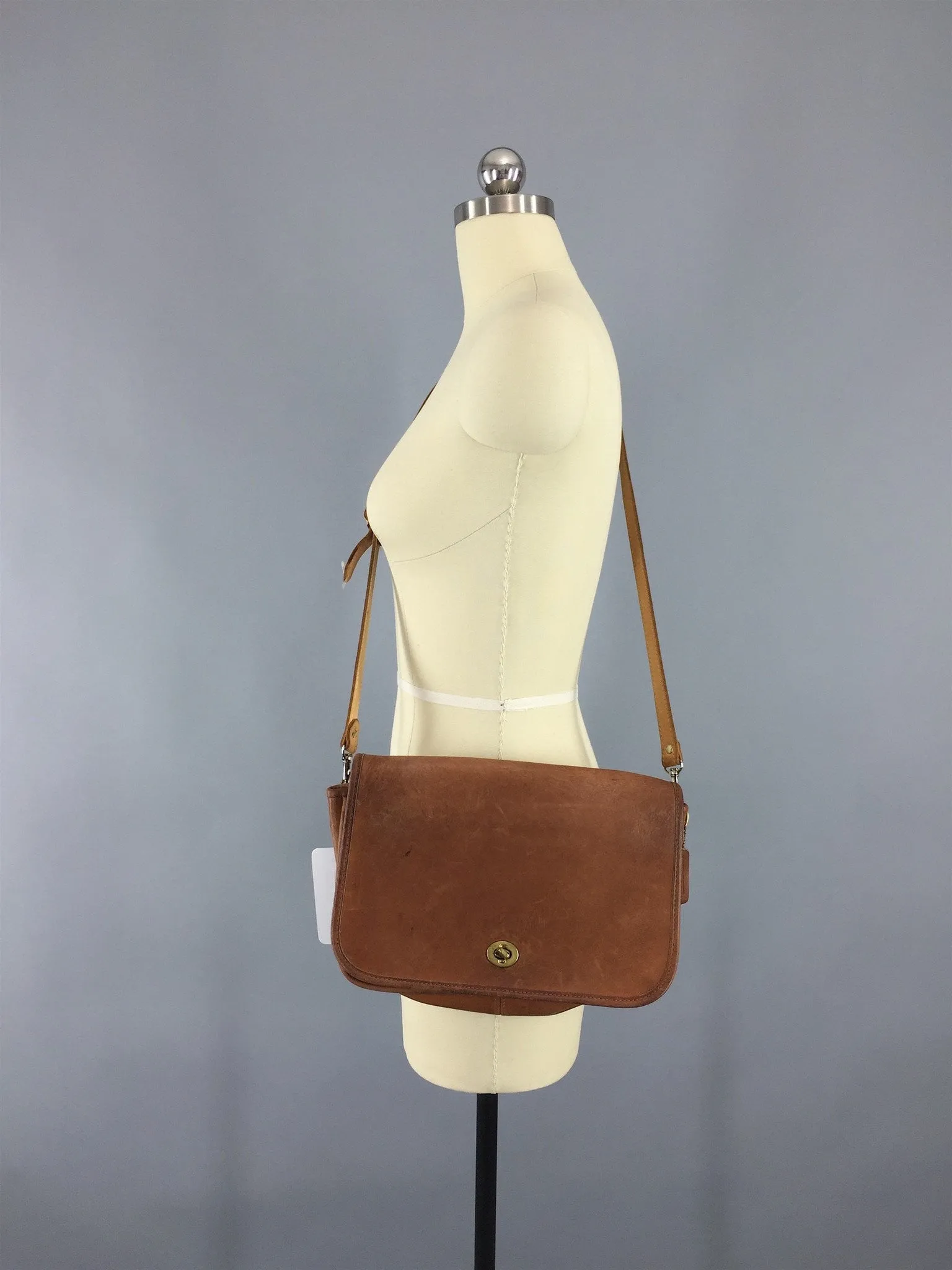 Vintage 1970s Coach Bag / Brown Leather Cross Body Purse